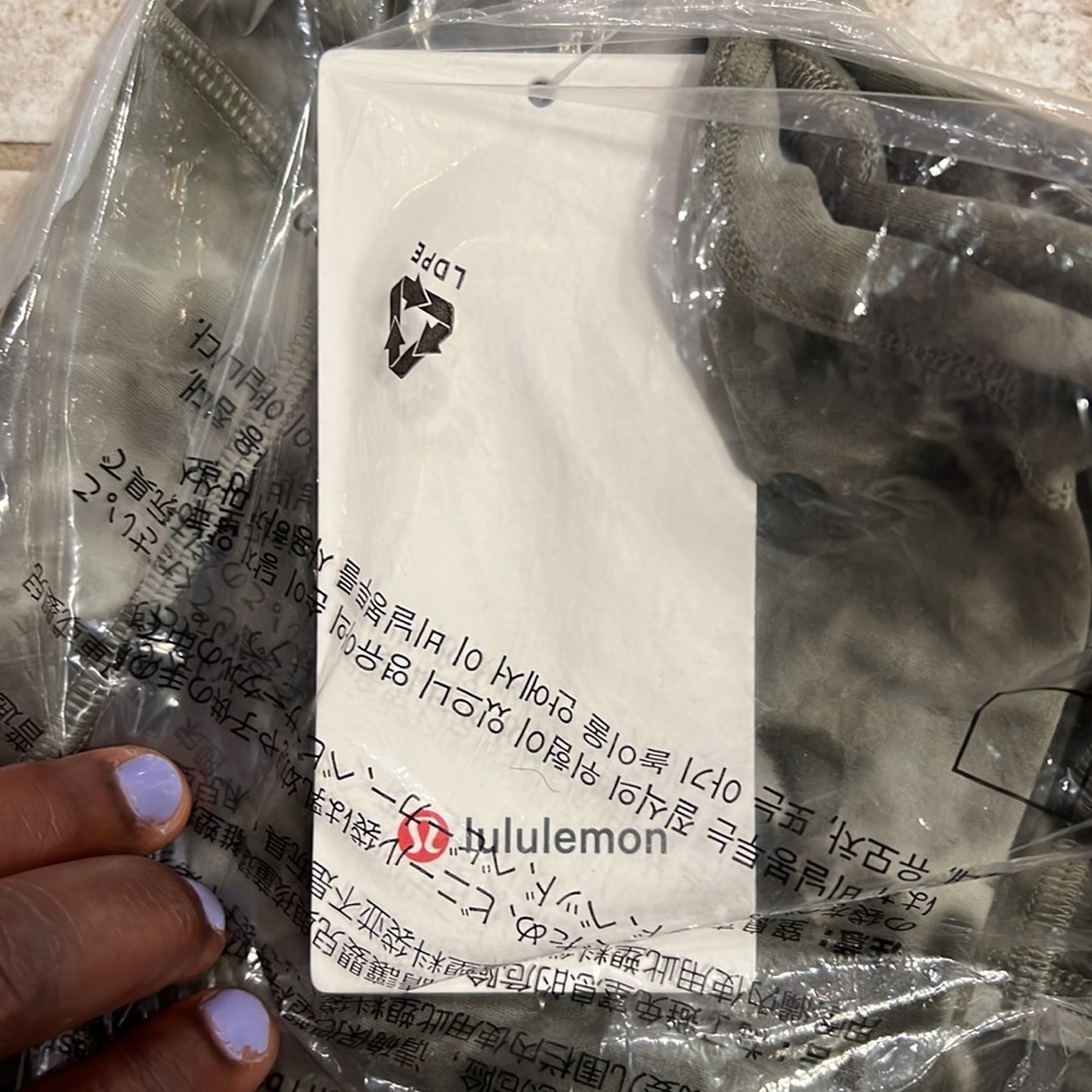 NWT Lululemon Performance High Rise Pant 25” with Back drop-in Pockets. - Picture 9 of 9